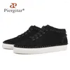 Scarpe casual Piergitar Handcraft Cow Suede Men Sneaker con moliegi in stile sportivo in metallo nero