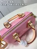 Top Nieuwe damestas roze koeienhuid lederen handtas crossbody tas kussentas m81879