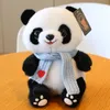 2024 Ny äkta imitation röd panda docka blomma blomma chengdu souvenir tjej barn plysch leksak panda docka docka