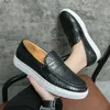 Casual schoenen Spring mode Britse heren zakelijk loafers klassieke ronde teen comfortabel fit retro mannen dik zool leer