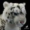 Snow Léopard Anime mignon en peluche Panther Toys Lifenke Animaux Simulation Polonrie en peluche Kawai Toy Cadeaux 240325