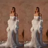 Seksowna sukienki ślubne syreny z piórami wdzięczni z koronkowej sukni ślubnej Siek podłogi pełny rękaw formalny sukienka