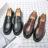 Chaussures habillées 2024 British Brogue Black Casual Leather Business Formal Wear Spring and Automne Hauteur croissant WO