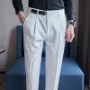 Pantaloni da affari casual primavera per uomini pantaloni corti in stile britannico decorativo in giro per la cintura sociale pantaloni 28-36