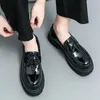 Casual Shoes Round Toe Tassel Loafers Mens Party and Business Thick Soled Men Dress Platform Bekväma andningsbara