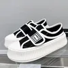 Xiaoxiang Velcro Canvas Scarpe 2024 Autunno Nuovo MATCAKE BISCUITO SCARPA PICCOLA BIANCA SCARPE SOLE SOLE SCARPE SCARPE DEGUA DEGLI TAMINE DELLA DEGUA