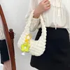 Axelväskor mjuka moln armhålväska kvinnor högkvalitativ lätt tote med blomma godis designer handväska gitter underarm