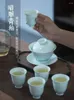 Teaware sets Jingdezhen keramische sanjai gaiwan theekop niet-geschoolde huishouden grote hand gesneden schaduw blauw procelain brouwend kom single