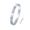 Bracelet de concepteur de luxe Femmes Bangle Designer Bijoux Vis Bangle Mentide Bracelets en or argent plaqué HOMM