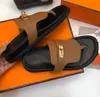 Man Luxury Sandal Designer обувь бренд тапочка на искренний размер кожи от 38 до 46 коричневых черных белых цветов быстрая доставка Оптовая цена