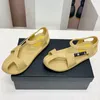 24SS Womens flätade sandaler glider på bilder damer sommar utomhus strandsko slingbacks klädskor klassisk fritidsko svart brun casual sko med dammväskor