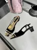 الربيع الساخن الصيفي الأزياء الرملية جولة إصبع القدم كعب مكتنزة ملونة الأحذية النسائية منتصف الكعب باوتو الصنادل Flip Flop 240228