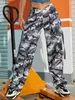 Kvinnors jeans 2023 Kvinnor Fashion Camo Cargo Pants American Vintage Strt V-Cut midjetryck Flap Pocket Wide Leg Trousers Mujer Y240408