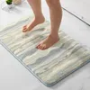 Alfombras Diseño a rayas de espuma de memoria gruesa alfombra anti-deslizamiento de baños lento baños de la sala de estar del hogar alfombra de cabecera