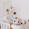 Baby Wooden Bed Bell suspendu Toys Soft Felt Bunny Born Born Bird Pendant Mobile 240408