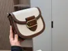 2024SS Saco de designers de designers de feminino Bolsa de crossbody para mulheres de couro genuíno de alta qualidade