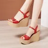 Sandálias Moda de verão Mulheres Sapatos de couro genuíno Sapatos super altos Cedas casuais abertas de pé 32-43