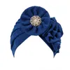 Femmes Turban Cotton Top Knot Flower décoration Headwrap Musulm dames Hair Cover Beanie Head porte Couleur solide India Hat ACCESSOIRES 240408