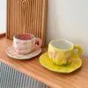 Tazas hermosas tazas de forma irregular hechas a mano con platillos de cerámica pintada a mano tulipan tulipan copa de flores juego para regalos de té de café