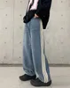 Xinen Retro Three Stripes Striped Jeans Mensトレンディハイストリートルーズストレートフロアモッピングズボン