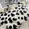Torba 2024 Zimowe krowie torebki pod pachami dla kobiet miękkie pluszowe małe torebki na ramion
