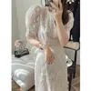 Vestidos casuais verão de renda branca hollow hollow midi vestido de moda moda chique na festa de luxo 2024 festival coreano vintage