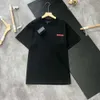 デザイナートライアングルブランドTシャツ赤いレッドレターズニューマン女性ファッション服ブラックホワイトティーサマーラウンドネック半袖ピュアコットン