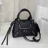 Sac à main de mode pour femmes beaux dame crossbody elegant pu cuir one épaule sacs shopping sacs de style rock rivet rock 240323