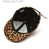 Caps de bola feminino de inverno chapéu de leopardo padrão veludo feminino chapéu de beisebol botão de chapéu de hip hop acessórios de algodão puro q240408