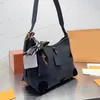 2024 Nouvelle pochette d'épaule de la mode sacs sacs sacs de sacs à main portefeuille de lettres classiques sous sacs à main