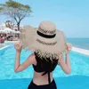 8 컬러 Raffia Big Brim Beach Hat for Women Wide Brim Sun Hat Ladies 중공 통기 가능한 여름 멋진 밀짚 모자 도매 240404