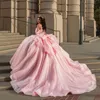 Rosa Bogen Glitzer Kristall Rüschen Kugelkleid Quinceanera kleidet sich von der schulterperlenfalten Tull Corset Vestido de 15 Anos