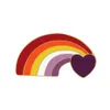 LGBT Red White Purple Rainbow Flooch Broochかわいいアニメ映画ゲームハードエナメルピンを集める金属漫画ブローチバックパックハットバッグカラーラペルバッジ