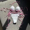 Designers Bikinis sätter europeiska och amerikanska sexiga kärleksdragning slips hård cup bikini strandkvinna badkläder
