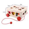 Montessori Shape Toys Toys Pull de madeira ao longo do carro Blocks Box Box Intelligence Educacional para Y240407