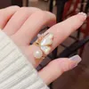 クラスターリング2024年秋と冬のユニークなデザインFritillaria Butterfly Pearl Opening Ring Girl甘い小さな新鮮なインデックスリング。