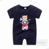 Baby Cartoon Bear Printed Rompers Niemowlęta Kids Krótkie Jumpsy Sumpus Summer Designer Odzież Nowonarodzone chłopcy Dziewczyny Bawełny miękkie body Z7569