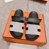 Slippers Chypre Sandal Designer Sliders Flip Flip Sandals planos para praia de pele de pele de bezerro de pele de camurça natural chinelos marrom preto para homens homens casuais sapatos