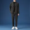 Manlig casual kostym lyxjackor blazer set streetwear stiliga koreanska 2 stycken uppsättningar med byxor fjäder överrockbyxor 240326