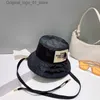 Brede rand hoeden emmer luxe ontwerpers klassieke vaste kleur volledige afdrukbrief zon dubbelzijdige draagbare trend reiss buckethats honderd hoed Q240408