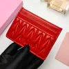 Yüksek kaliteli matelasse nappa deri kart sahibi tasarımcı Miui Metal Donanım Kredi Kartı Yuvaları Cüzdan Moda Kadınlar Günlük Alışveriş Debriyaj Çanta Çanta