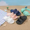 Pantofole estate pancipers casual a colori solidi scarpe da spiaggia per ragazzi bagni scarpe anti-slip per bambini morbido suolo comodo pantofole 240408