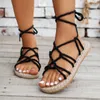 Sandales Rome Femmes Flats Summer Casual Slippers Chaussures marchant 2024 Cyy Lace Up Beach Flip Flops Slingback Slides Mujer