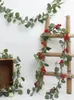 Flores decorativas 1pc simulação de natal rattan parede pendurada decoração em casa layout de atmosfera macia de bagas vermelhas