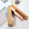 Stapler ABS Materiaal Materiaal Wood Graan Stapler Log kleur Binding Tool Niet -slip Basis Stationery Office Leerstationerzen Rose Gold niet