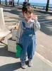 キッズベイビーデニムオーバーオーズ2024春の男の子ガールズカジュアルルーズジーンズジャンプスーツベビーサスペンダーパンツ1-6Y子供服240323