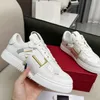 Luxe designer atletische schoenen vrouwen mannen sport skate schoenen valentinosneakers nieuwe lopende vrouw echte lederen trainers 2784