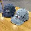 Bollkåpor Retro Flat Brim Denim Baseball Hat Mens Harajuku Button Hat Fashionable Street Clothing 5 Panel Skateboard Hat Cassette Gorra Q240408