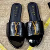 Kadın Tasarımcı Terlik Sandalet Sandalet Baskılı Lüks Yaz Sıkıcı Slaytlar Flip Flip Düz Ayakkabı Bayanlar Kolay Eşleştirme Düz 2024