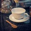 Filiżanki spodki kreatywne kawa ceramiczne piękne śniadanie kubki espresso ręcznie robione angielski zestaw herbaty tazas desayuno oryginalne filiżanki